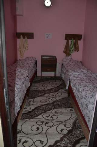 Хостелы Almaz Hostel Баку Четырехместный номер-2